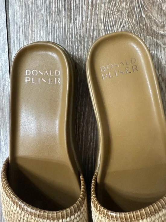 Donald J. Pliner Farrah Natural Woven Slide Sandals- 7.5 - Picture 4 of 9